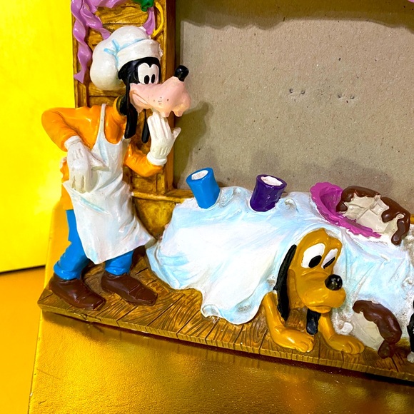 DISNEY STORE EXCLUSIVE VTG 90’s 3-D MICKEY & FRIENDS HAPPY BIRTHDAY PARTY FRAME - Picture 7 of 16